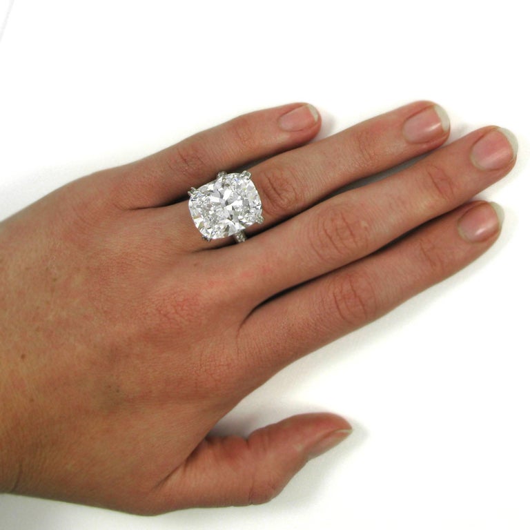 IIA cushion diamond ring