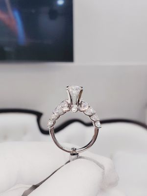 NHẪN PAVE MOISSANITE VIÊN CHỦ 6.3LI