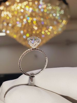 NHẪN ĐÀI SEN VIÊN CHỦ MOISSANITE 7.2LI 