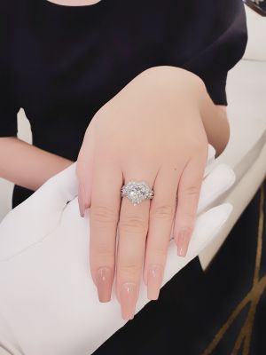 NHẪN HEART HALO 9.5X9.5 MOISSANITE