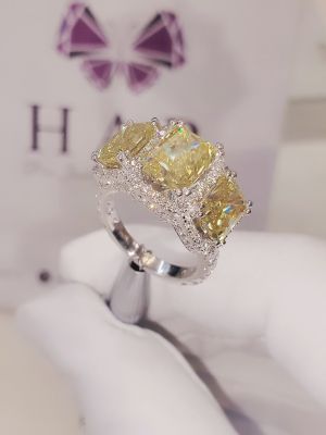 NHẪN RADIANT THREE STONE 