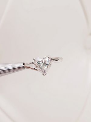 NHẪN MOISSANITE TRÁI TIM  ĐƠN GIẢN, THANH LỊCH