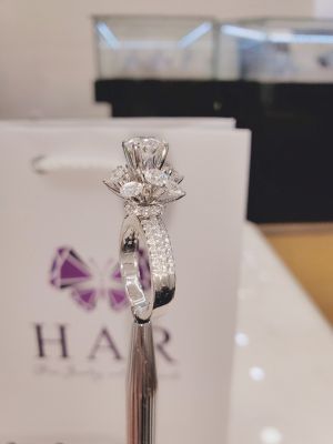 NHẪN MOISSANITE HOA NỞ VIÊN CHỦ 7.2LI