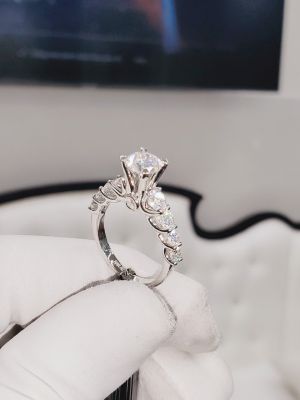 NHẪN PAVE MOISSANITE VIÊN CHỦ 6.3LI