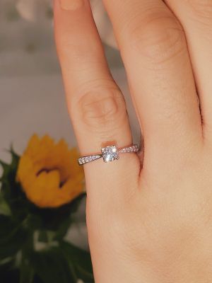 NHẪN MOISSANITE XINH XẮN