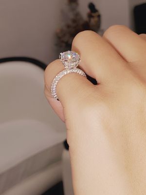 NHẪN MOISSANITE ĐÍNH TẤM 3 MẶT ĐAI